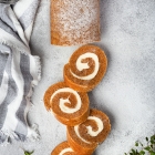 Simple Classic Pumpkin Roll with Cream Cheese Filling