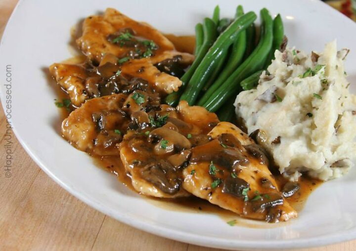 CHICKEN MARSALA - thinly sliced chicken breasts pan fried with mushrooms in a marsala sauce #chicken #marsala #weeknightdinner #cleaneating #happilyunprocessed