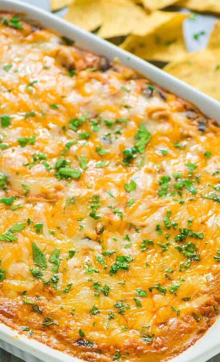Cheesy chicken enchilada dip with tortilla chips
