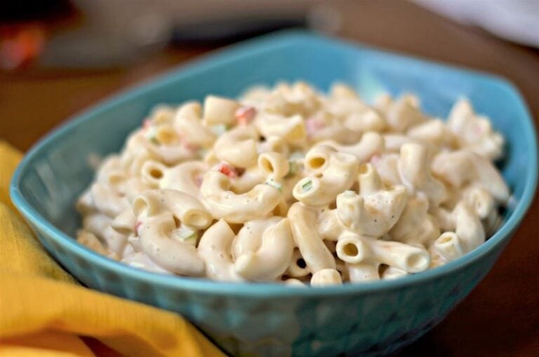 new york style deli macaroni salad in blue bowl