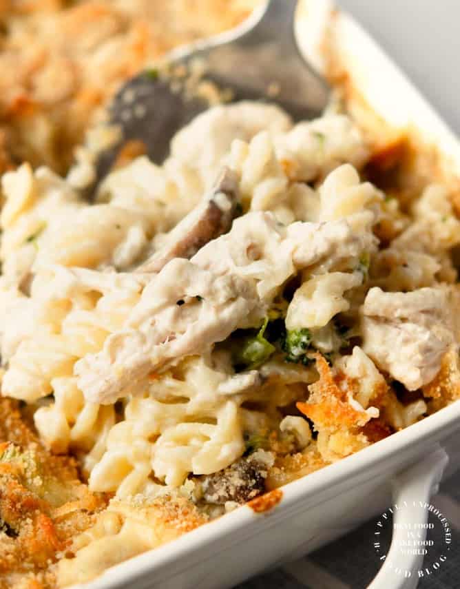 TURKEY TETRAZZINI - leftover turkey is transformed in this hearty comforting homemade casserole #turkey #thanksgiving #casserole #happilyunprocessed