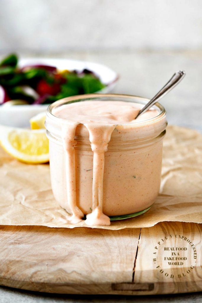 HOMEMAD RUSSIAN DRESSING - spicy, tangy, sweet all in one. The perfect dressing for salad, to dip french fries, or on top of a Reuben #russiandressing #salad #healthy #happilyunprocessed