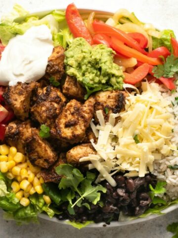 CHIPOTLE BURRITO BOWL - All the flavors you love from Chipotle at home #chipotle #chicken #mexican #happilyunprocessed