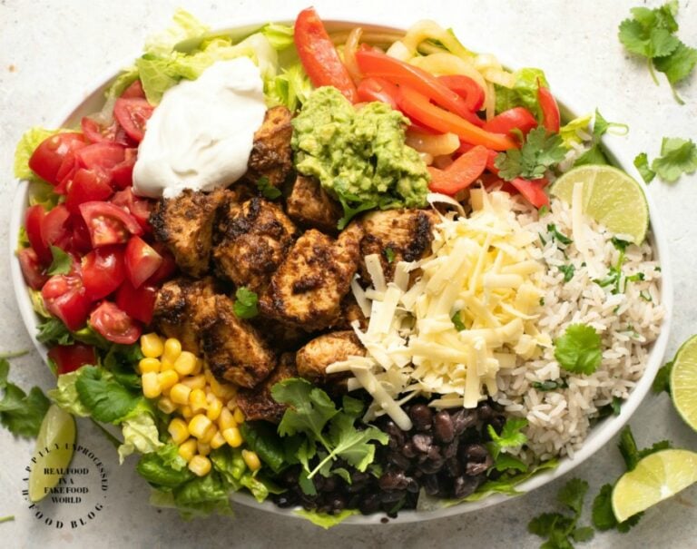 CHIPOTLE BURRITO BOWL - All the flavors you love from Chipotle at home #chipotle #chicken #mexican #happilyunprocessed