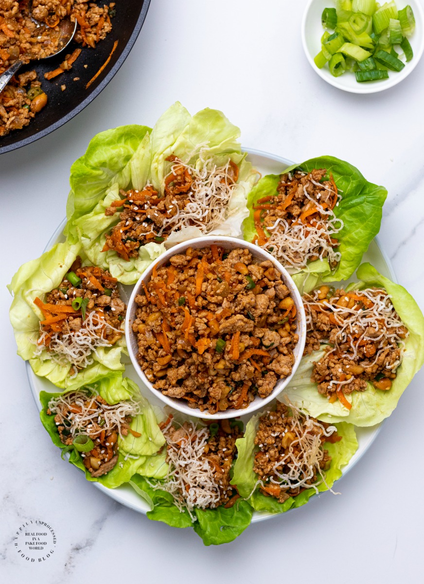 ASIAN TURKEY LETTUCE WRAPS - low carb, gluten free, dairy free healthy dinner with simple ground turkey, shredded carrots, peanuts in a yummy sauce. Make extra for dipping #pfchangs #lettuce wraps #turkeylettucewraps