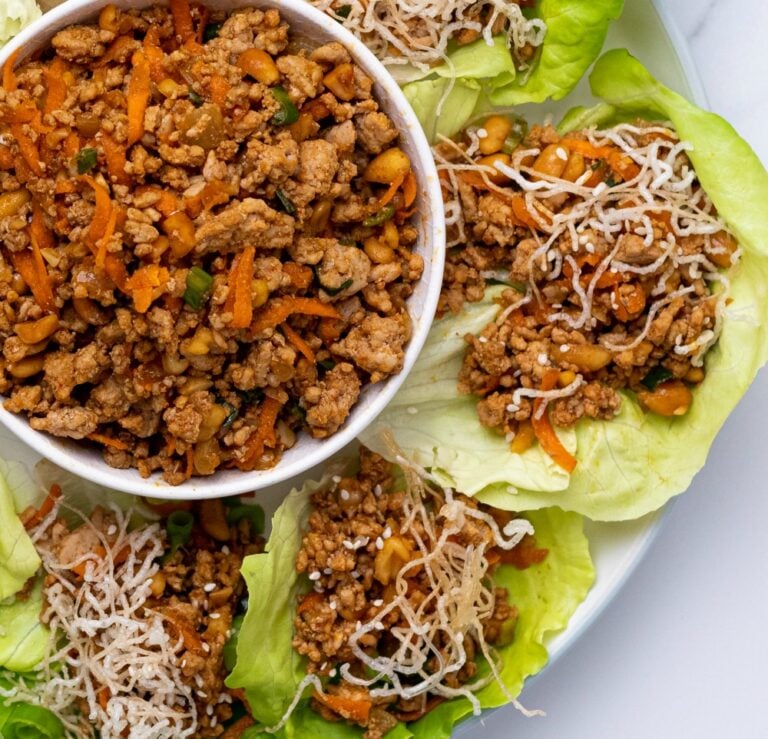 ASIAN TURKEY LETTUCE WRAPS - low carb, gluten free, dairy free healthy dinner with simple ground turkey, shredded carrots, peanuts in a yummy sauce. Make extra for dipping #pfchangs #lettuce wraps #turkeylettucewraps