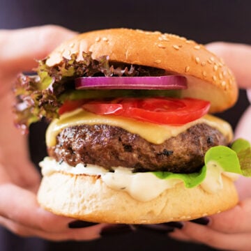 How to make the juiciest burger happilyunprocessed.com