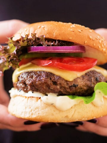 How to make the juiciest burger happilyunprocessed.com