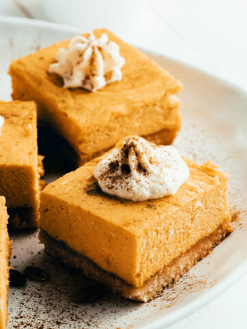 Pumpkin cheesecake bars with almond flour crust - low carb and gluten free