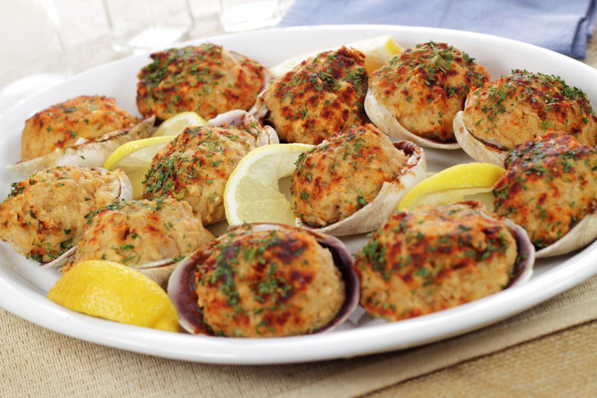 https://happilyunprocessed.com/wp-content/uploads/2023/07/stuffed-baked-clams-1.jpg