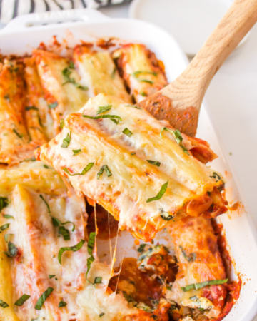 baked manicotti with ricotta cheese and spinach filling